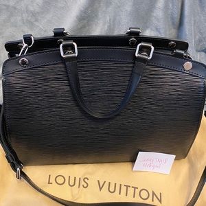 Louis Vuitton
Brea Handbag Epi Leather MM